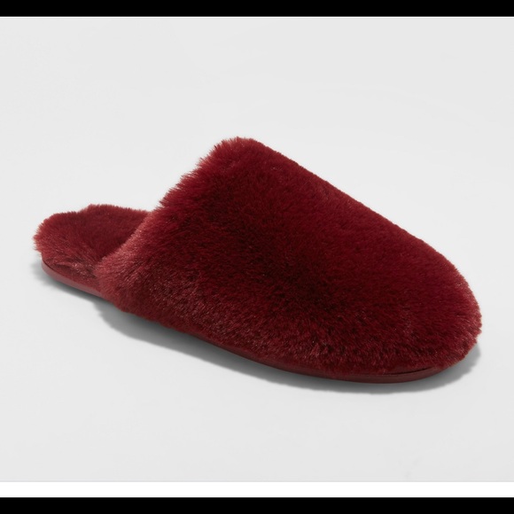 xhilaration plush slippers